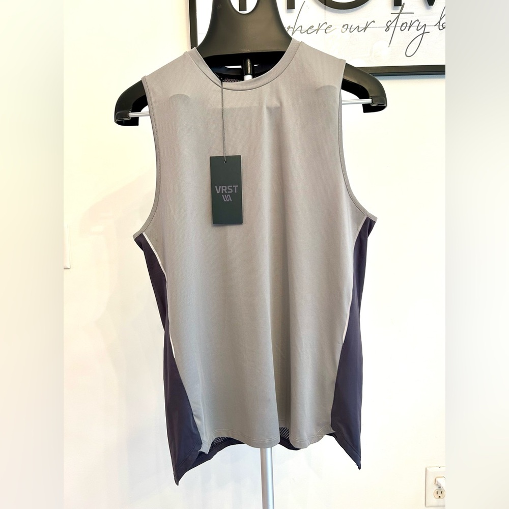 VRST Men's Accelerate Small  Silver Shadow Run Tank